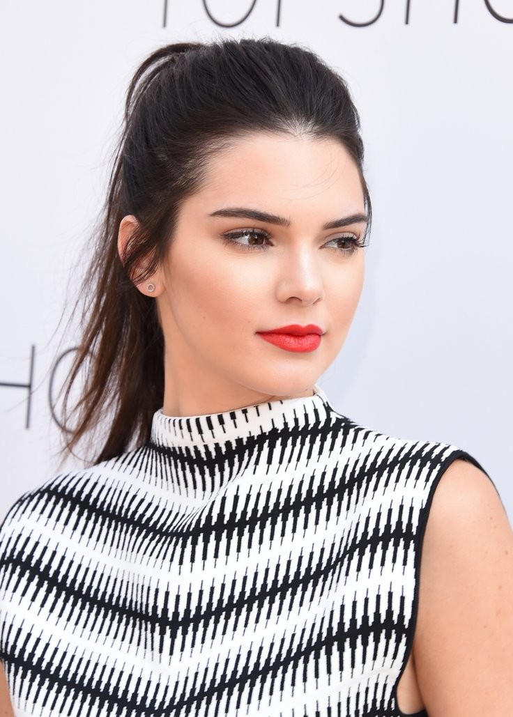 Kinh nghiem tri mun cua sieu mau Kendall Jenner-Hinh-5